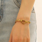 Women's Fashionable Snake Bone Pattern Love Bracelet 73193450S
