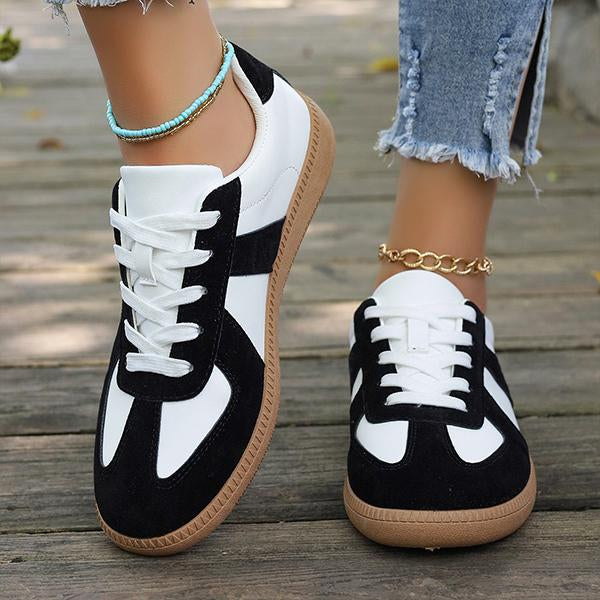 Women's Casual Color Block Lace Up Retro Sneakers 42344032S
