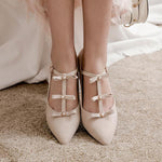 Women's Elegant Bow-Knotted Pearl-Embellished Chunky Pumps 37024074S