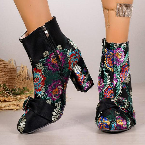 Women's Retro Ethnic Style Embroidered Short Boots 29182154S