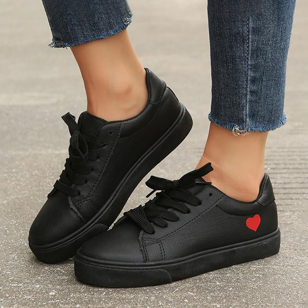 Women's Casual Sports Heart Lace-Up Flat Shoes 67758647S